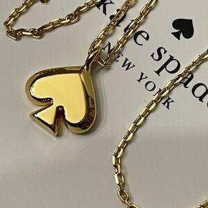 NWT KATE SPADE HOLD TONE SPADE NECKLACE 20” COMES WITHH KATE SPADE POUCH
